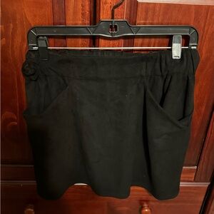 HYFVE Black suede mini skirt with pockets, Size Large